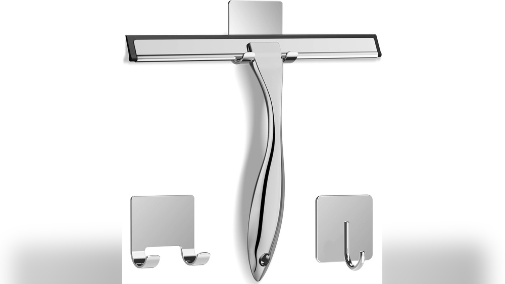 Best Practices for Cleaning Glass Shower Doors With a Squeegee